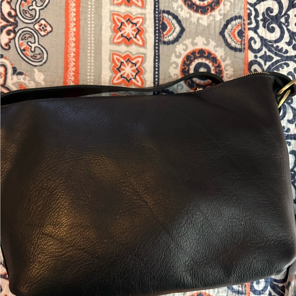 Portland Leather Large Slouchy Bag in Pebbled Black - Picture 5 of 10